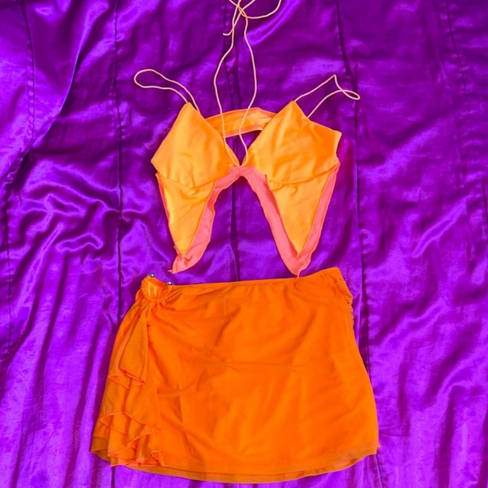 Windsor Sexy Two-Piece Split Crop Top & Skirt W/Side Slit O-ring Detail (M) 🍊